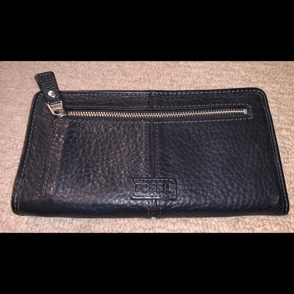 Fossil Zippered Wallet - Picture 2 of 3